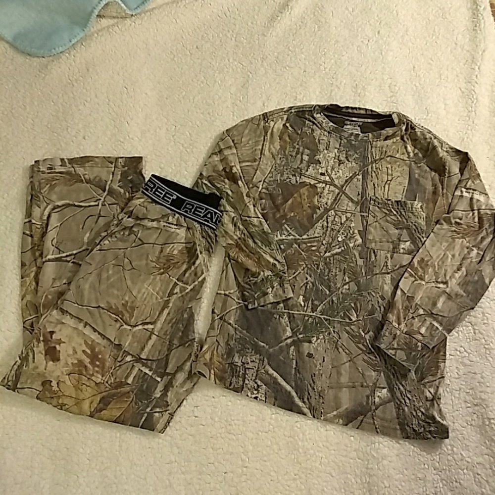 Sale5/$20🌸Youth Realtree pajama camo set size lg